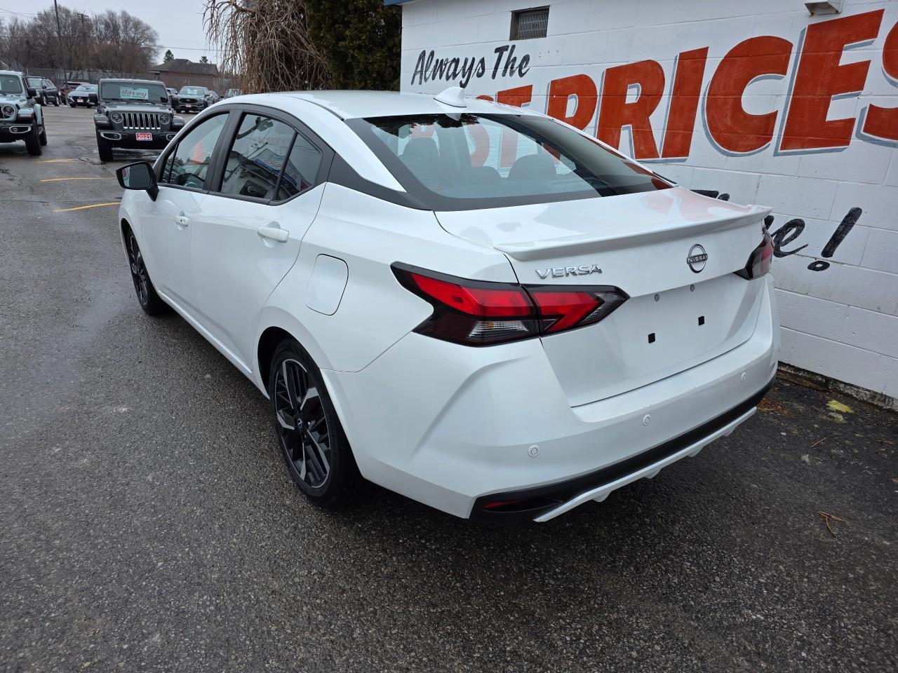 2024 Nissan Versa SR 4DR SEDAN Photo