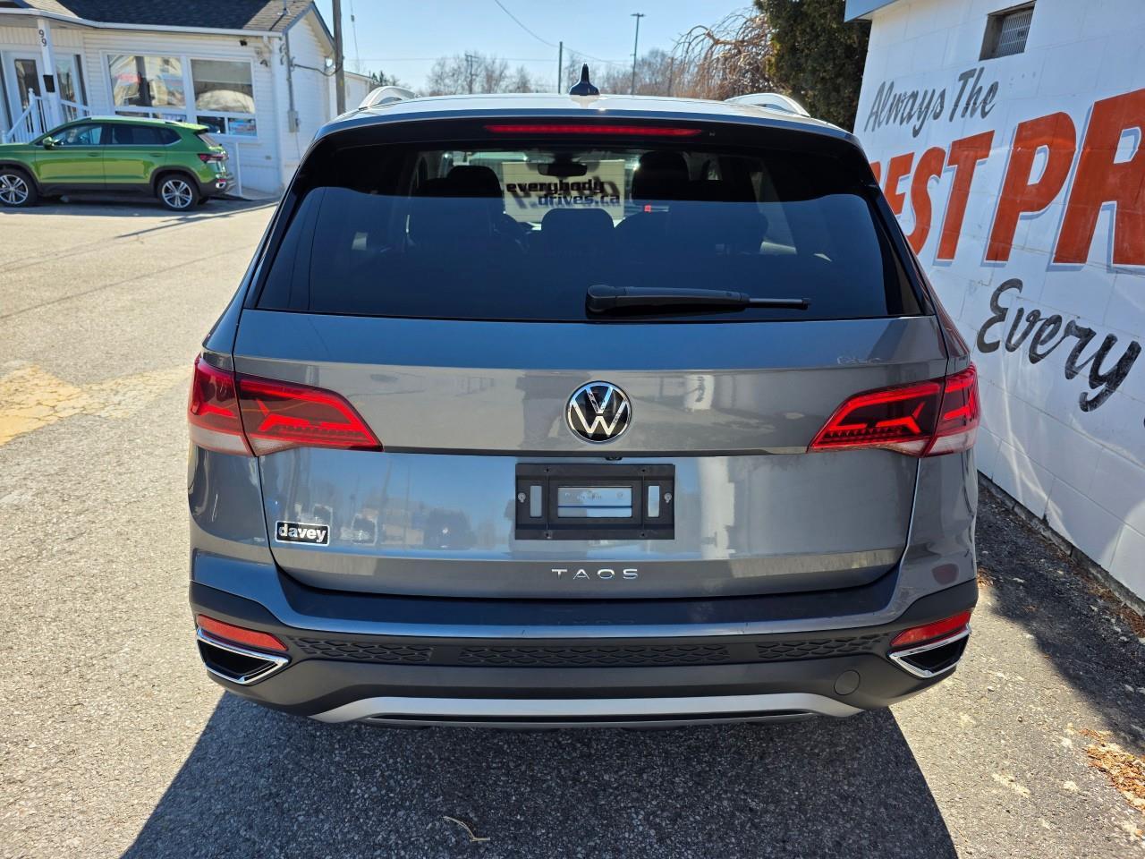 2024 Volkswagen Taos Comfortline 4dr Front-Wheel Drive Photo