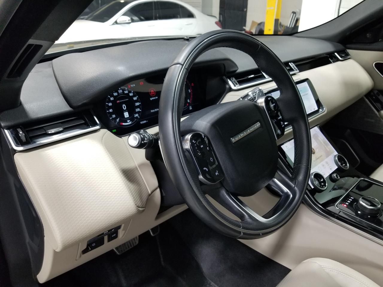 2018 Land Rover Range Rover Velar D180 SE R-Dynamic 4dr All-Wheel Drive Photo