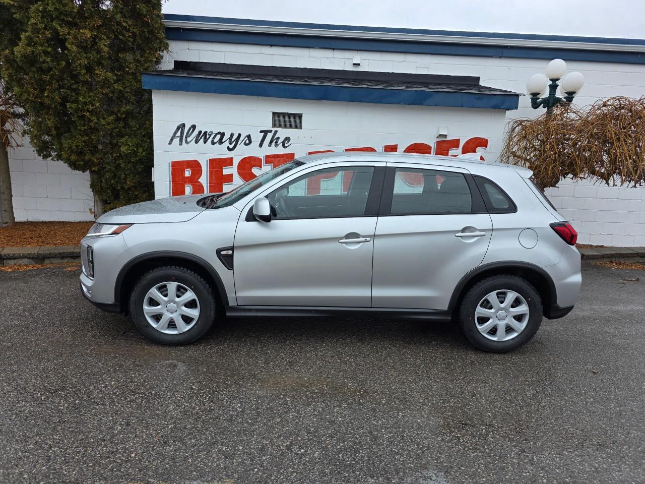 2024 Mitsubishi RVR ES 4dr AWC Photo4