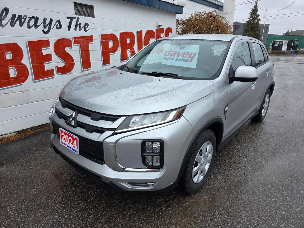 2024 Mitsubishi RVR ES 4dr AWC Photo0