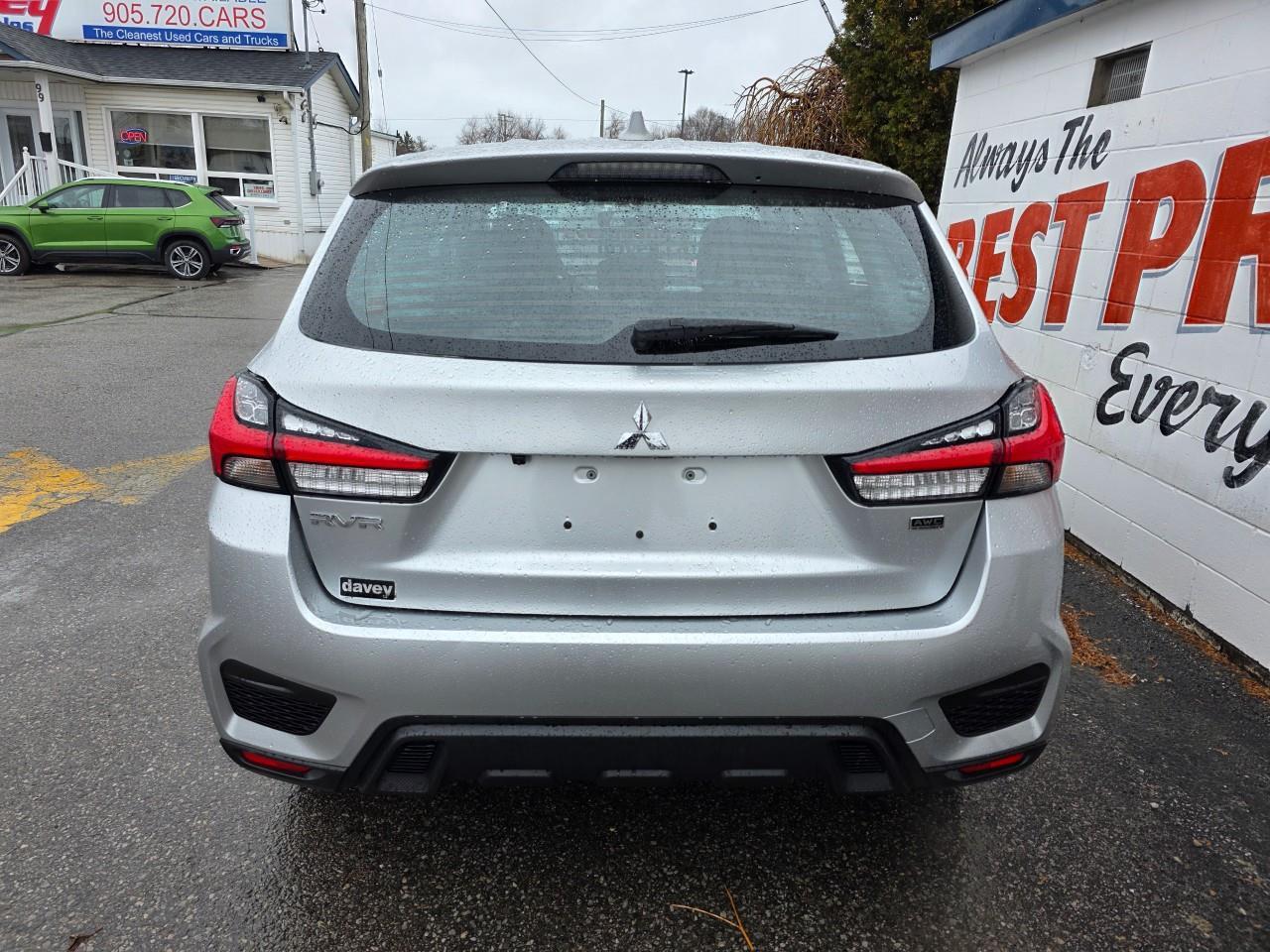 2024 Mitsubishi RVR ES 4dr AWC Photo