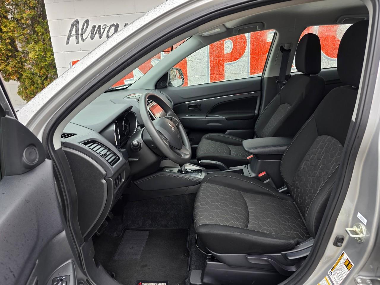 2024 Mitsubishi RVR ES 4dr AWC Photo