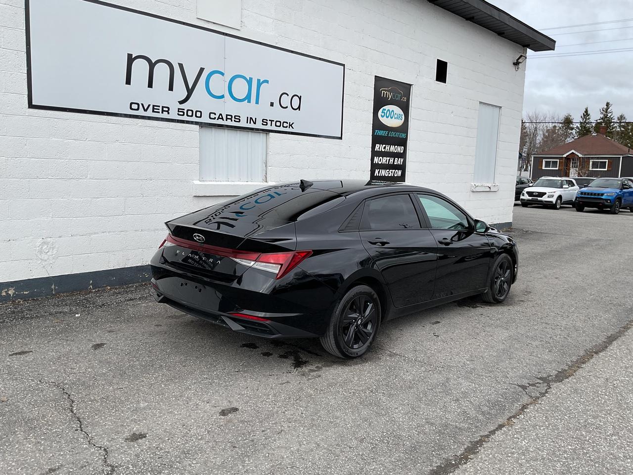 2022 Hyundai Elantra  Photo2