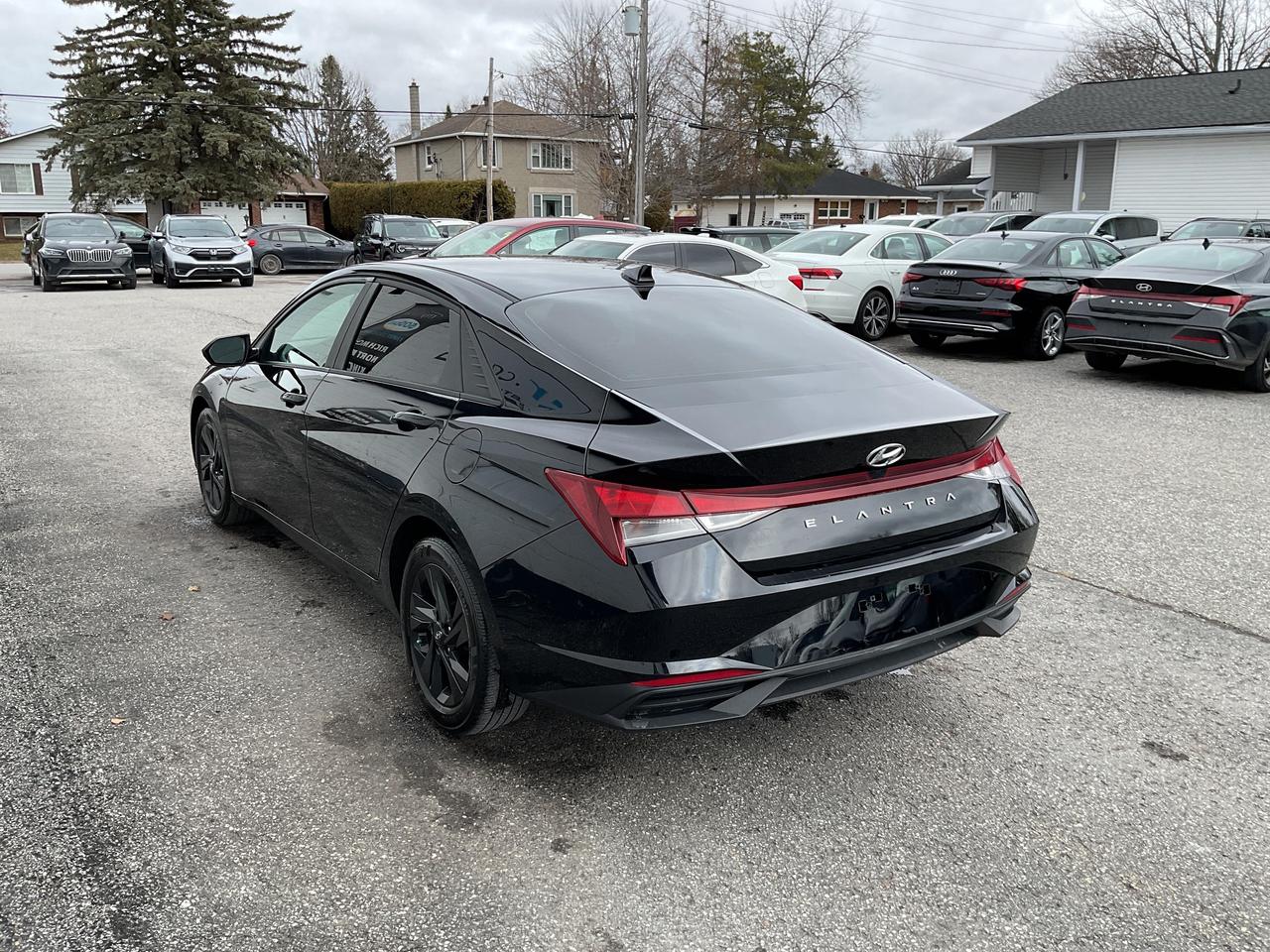 2022 Hyundai Elantra  Photo4