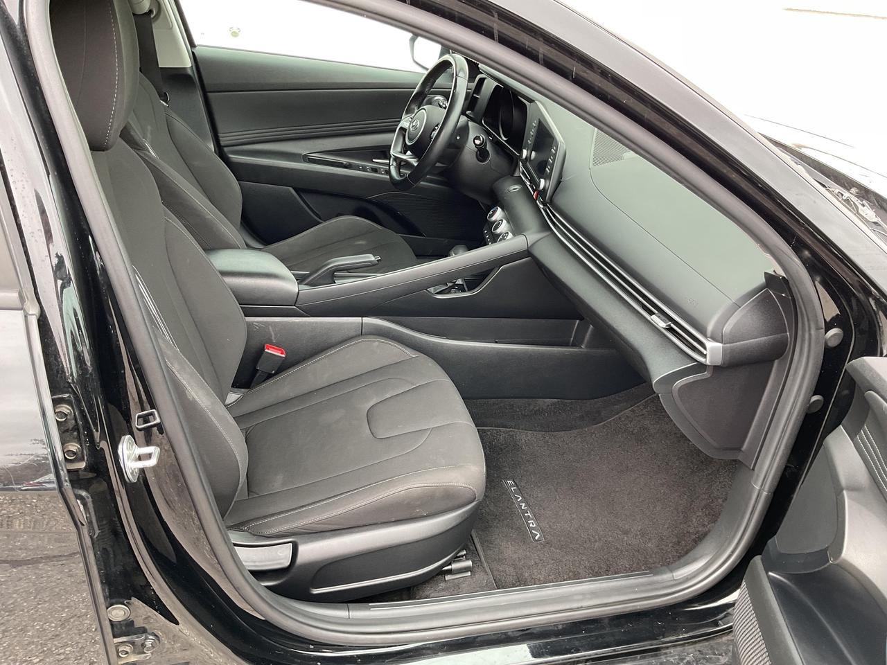 2022 Hyundai Elantra  Photo