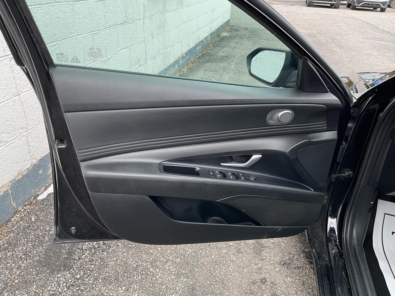 2022 Hyundai Elantra  Photo