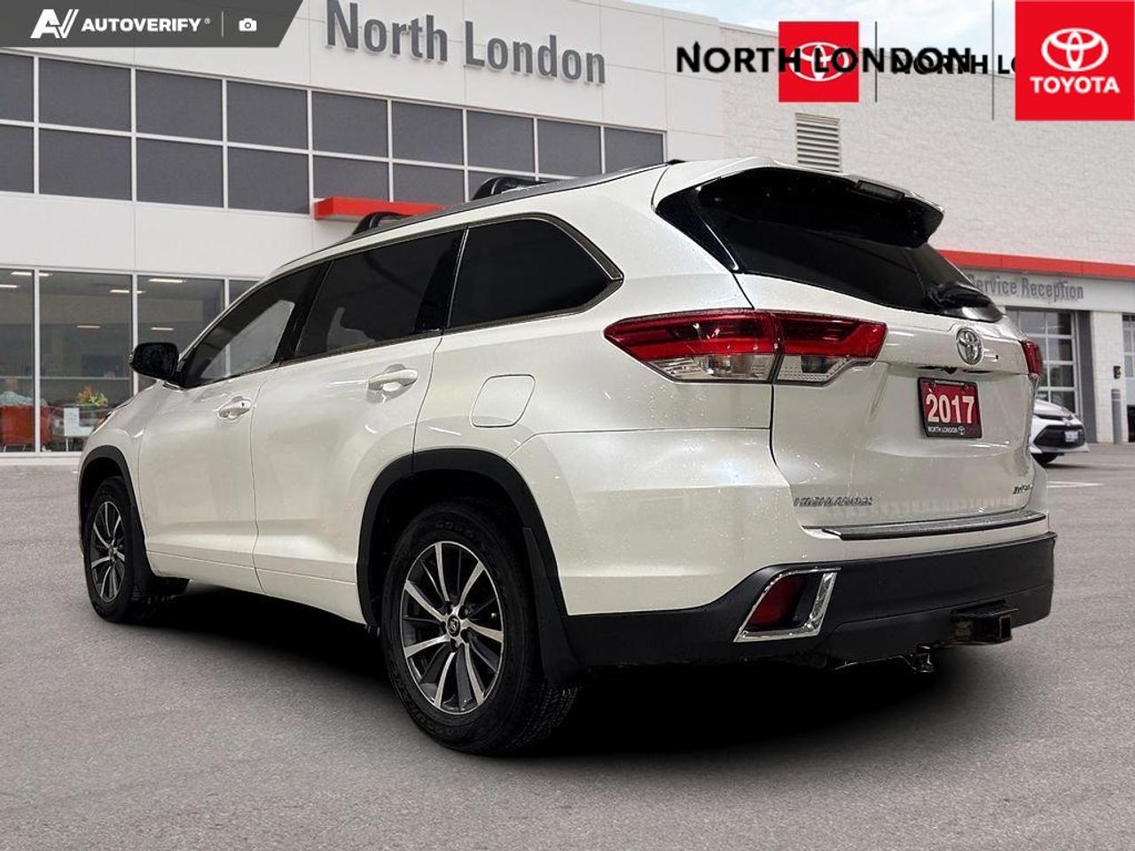 2017 Toyota Highlander  Photo