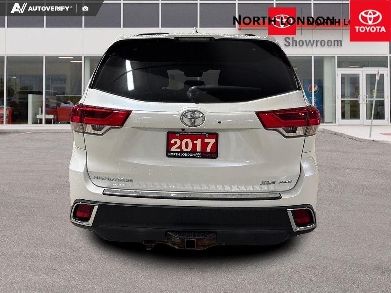 2017 Toyota Highlander  Photo