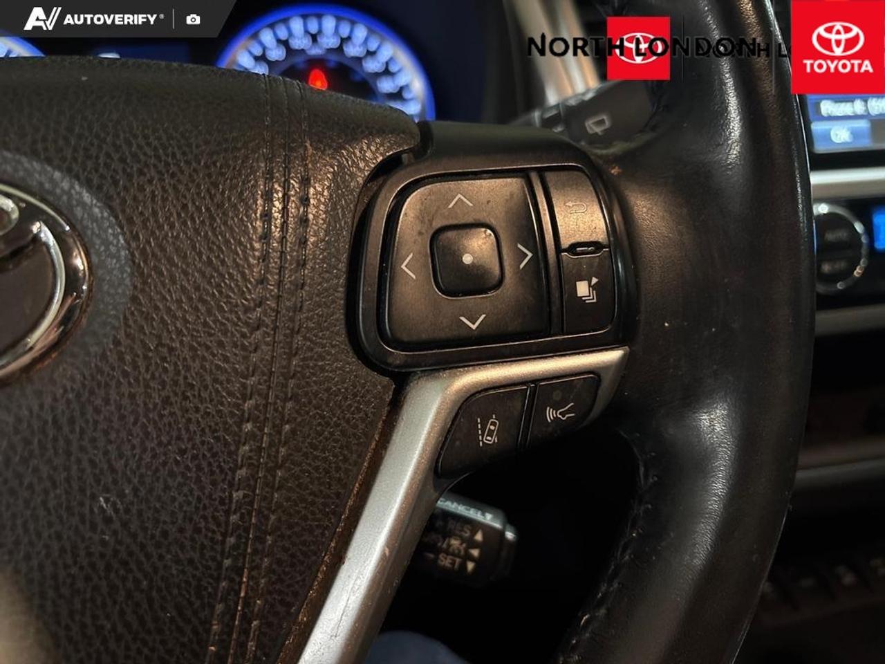 2017 Toyota Highlander  Photo