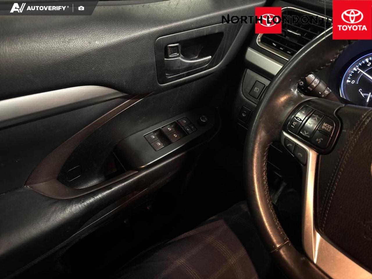 2017 Toyota Highlander  Photo