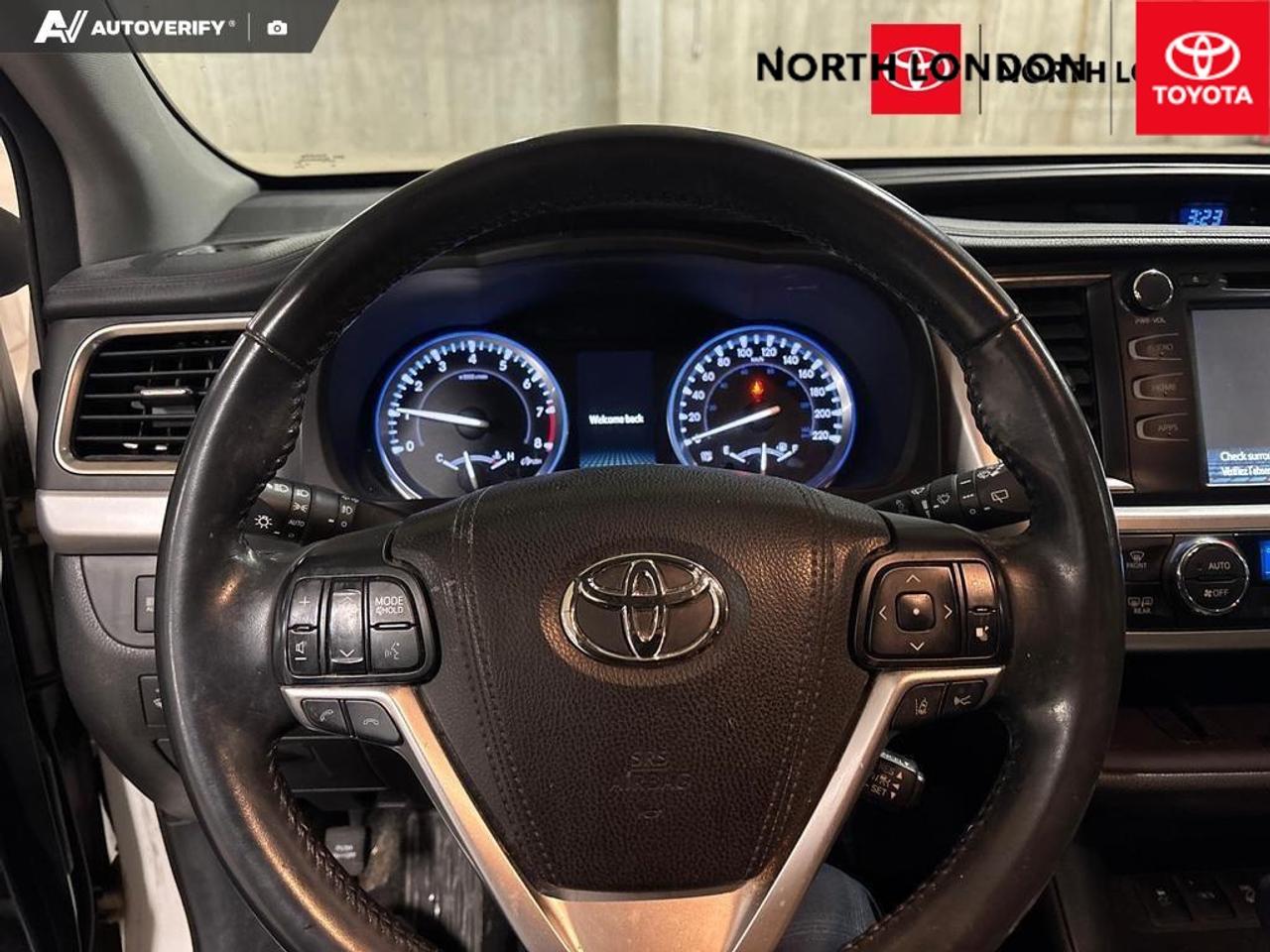 2017 Toyota Highlander  Photo