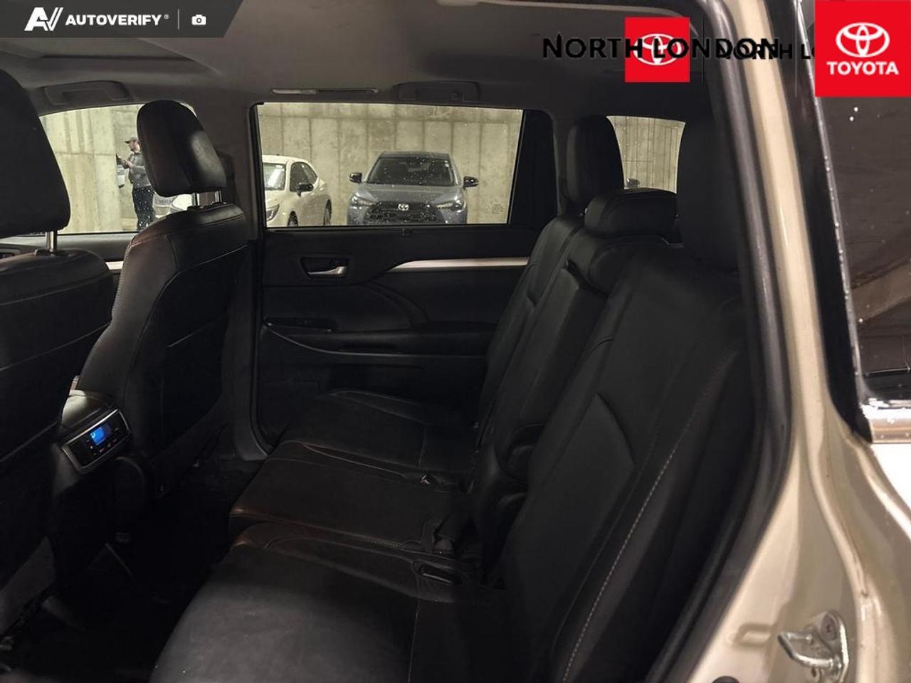 2017 Toyota Highlander  Photo