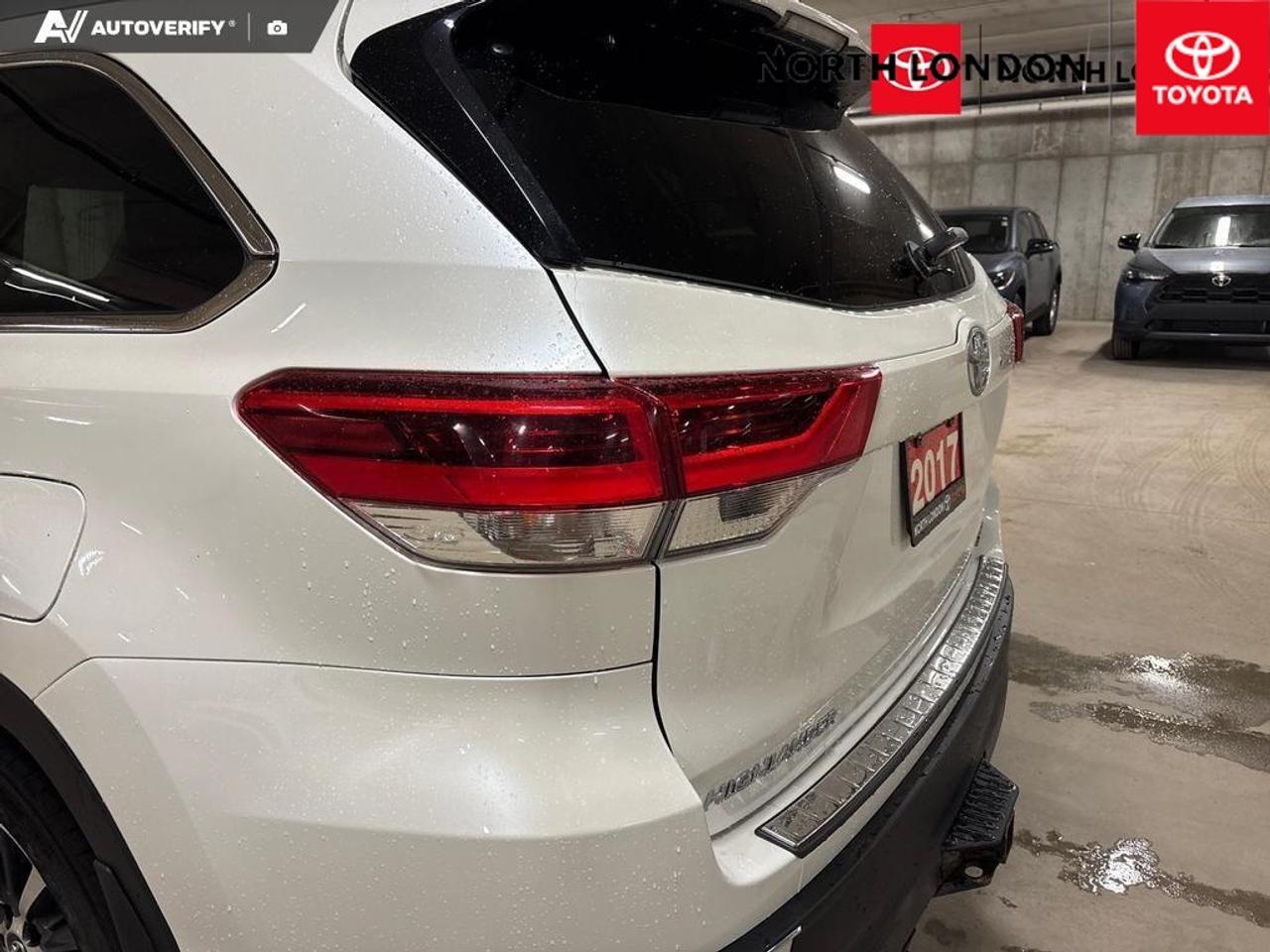 2017 Toyota Highlander  Photo