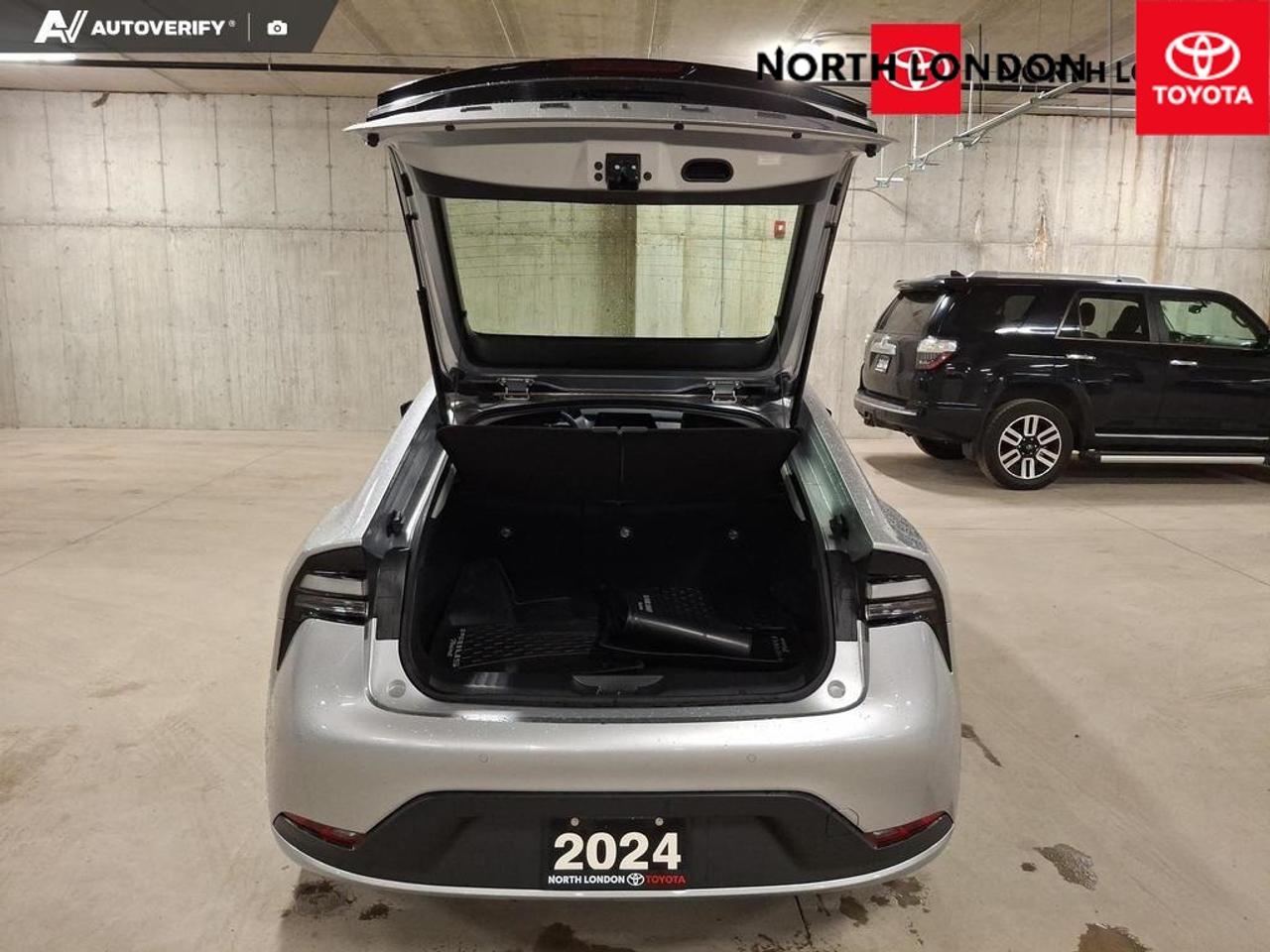 2024 Toyota Prius Prime SE 5dr Hatchback Photo