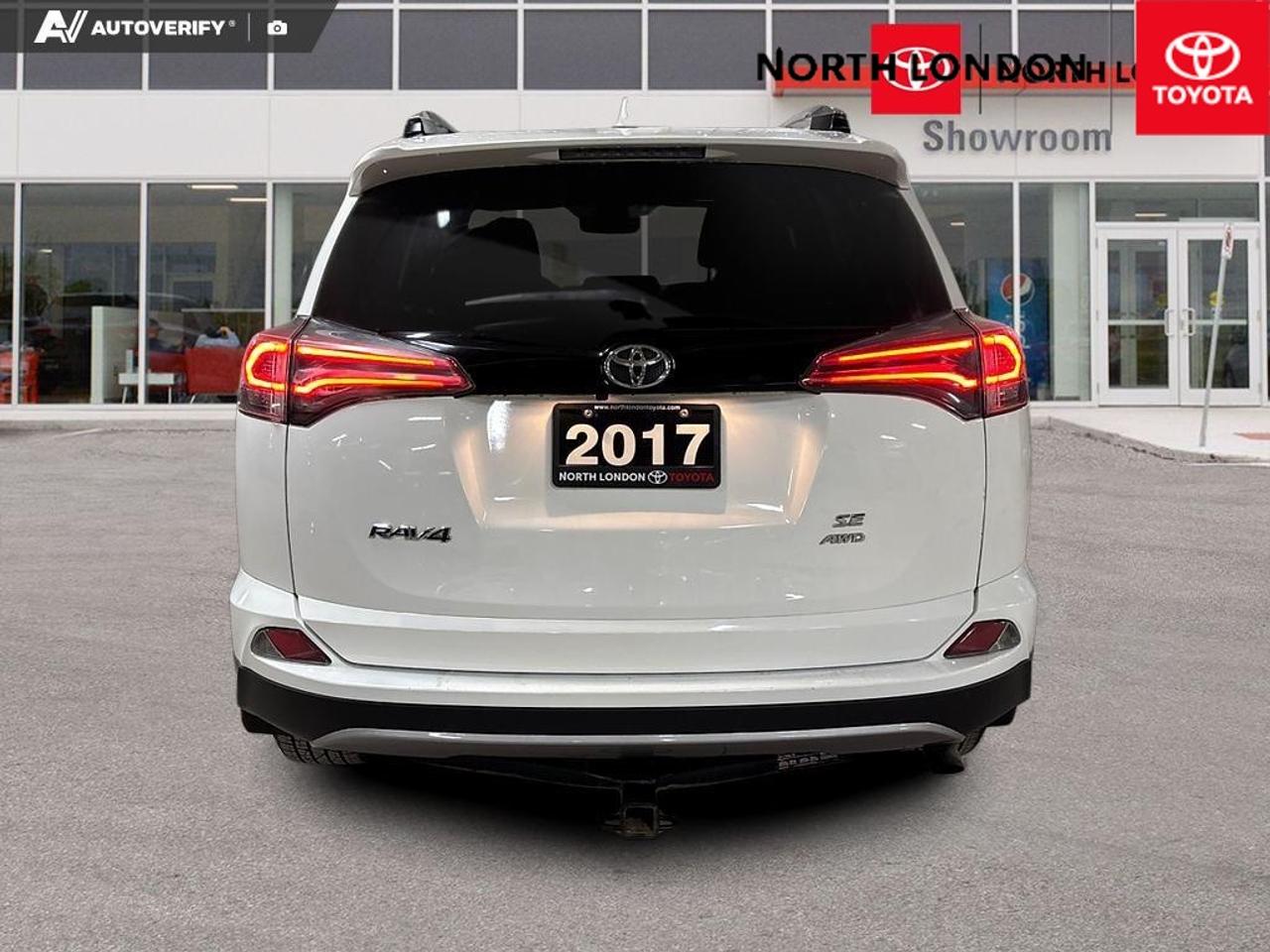 2017 Toyota RAV4 SE 4dr All-Wheel Drive Photo4