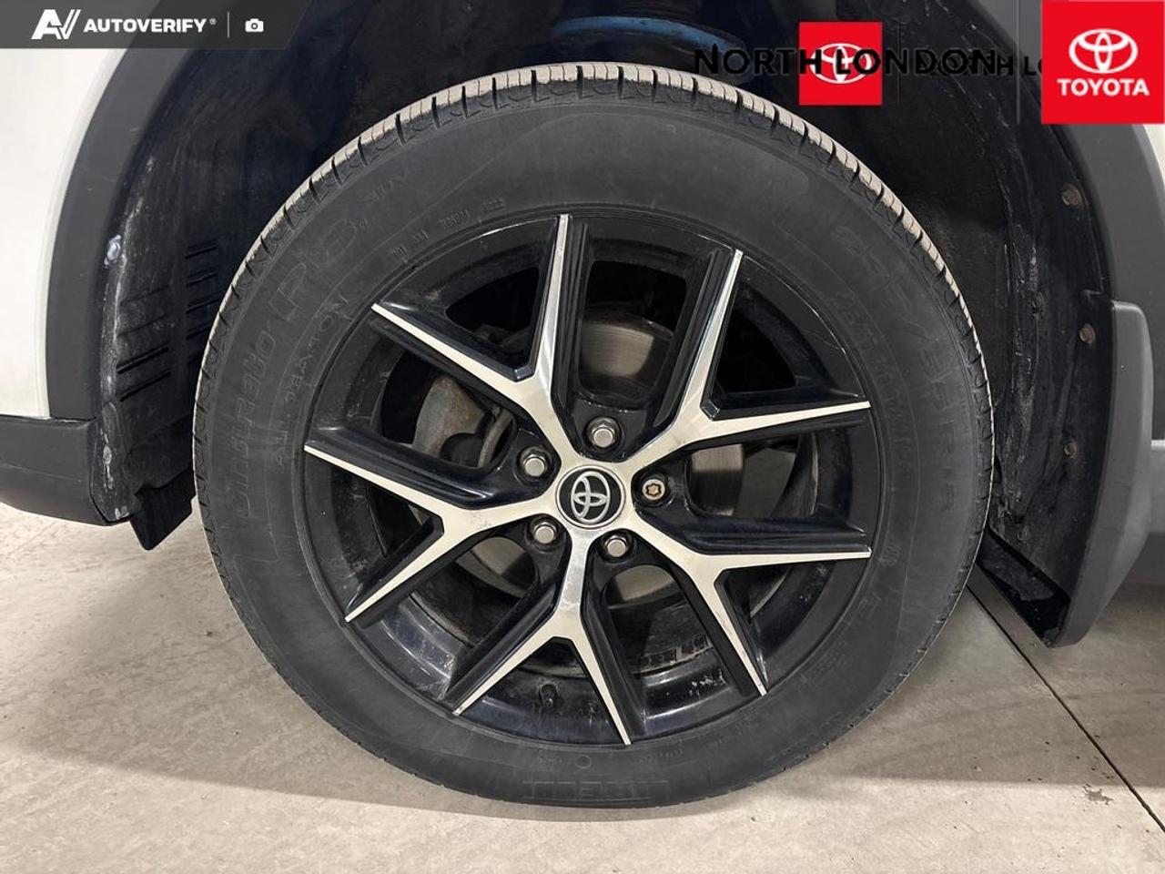 2017 Toyota RAV4 SE 4dr All-Wheel Drive Photo