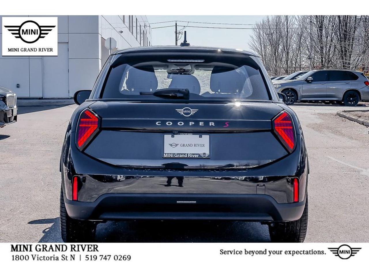 2025 MINI 5 Door Cooper S 4dr Hatchback Photo