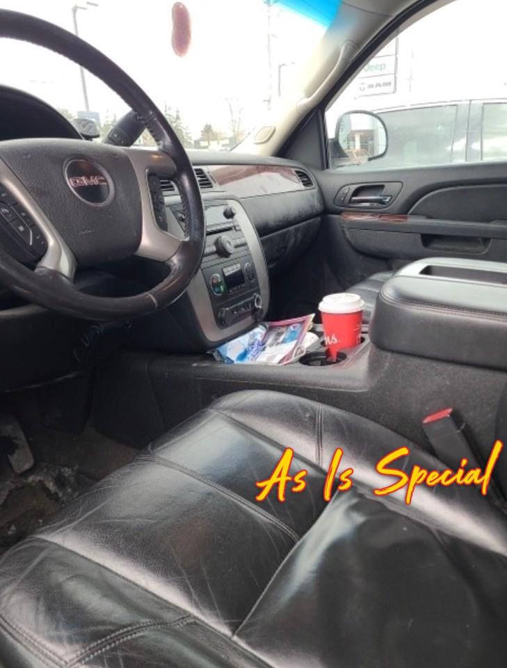 2014 GMC Yukon XL 1500 SLT 4x4 Photo