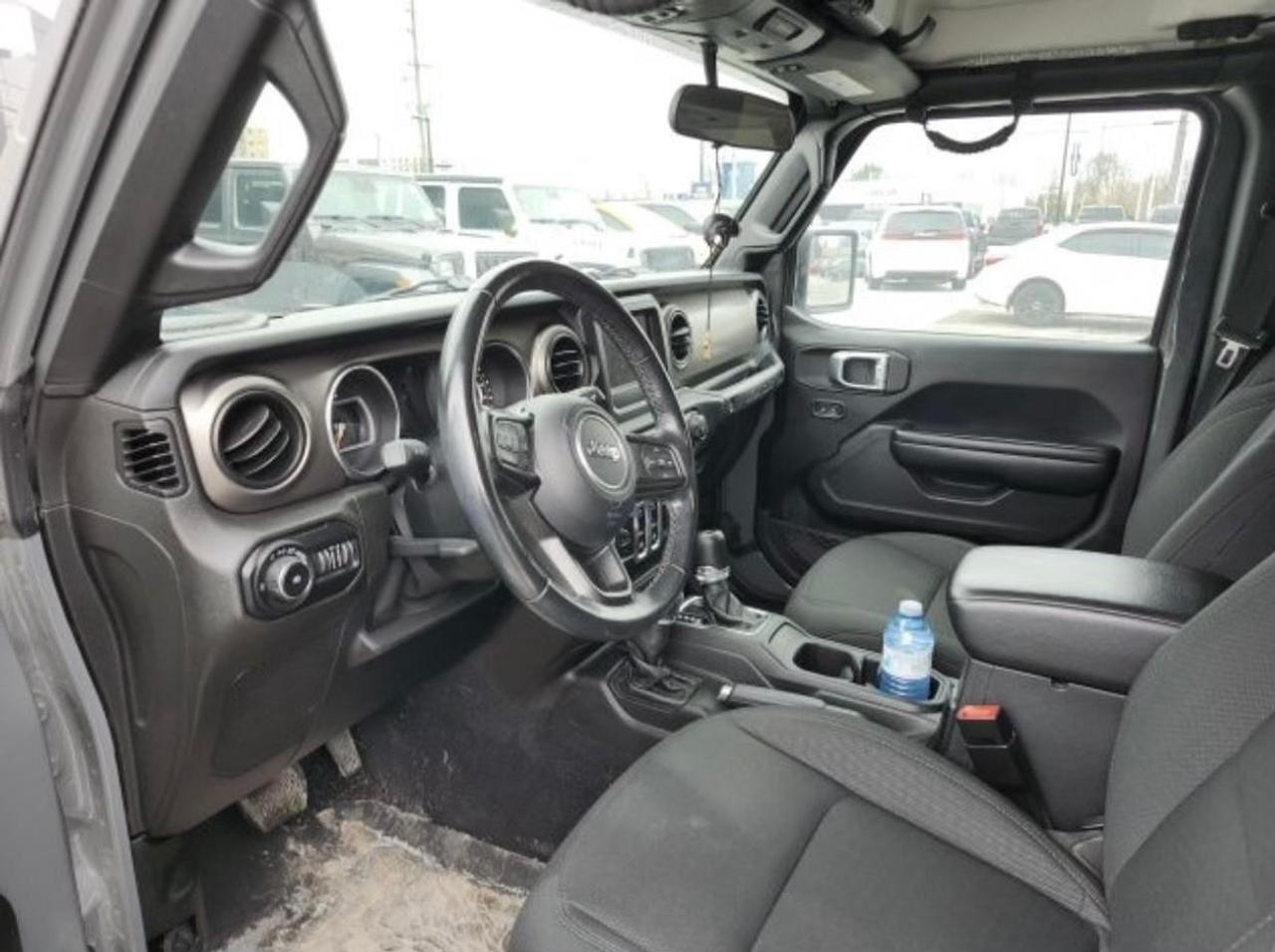 2020 Jeep Wrangler Sport 2dr 4x4 Photo4