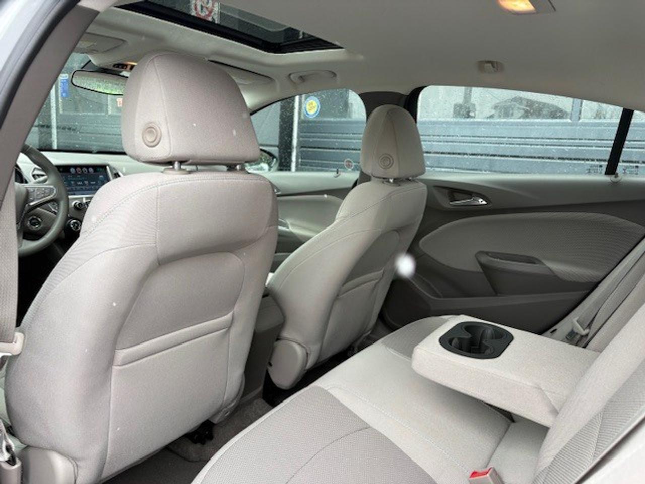 2016 Chevrolet Cruze LT, 1 OWNER, LOW KMS, SUNROOF, HTD SEATS, REV CAM! Photo