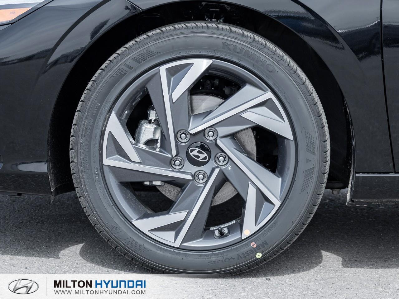 2026 Hyundai Elantra  Photo3