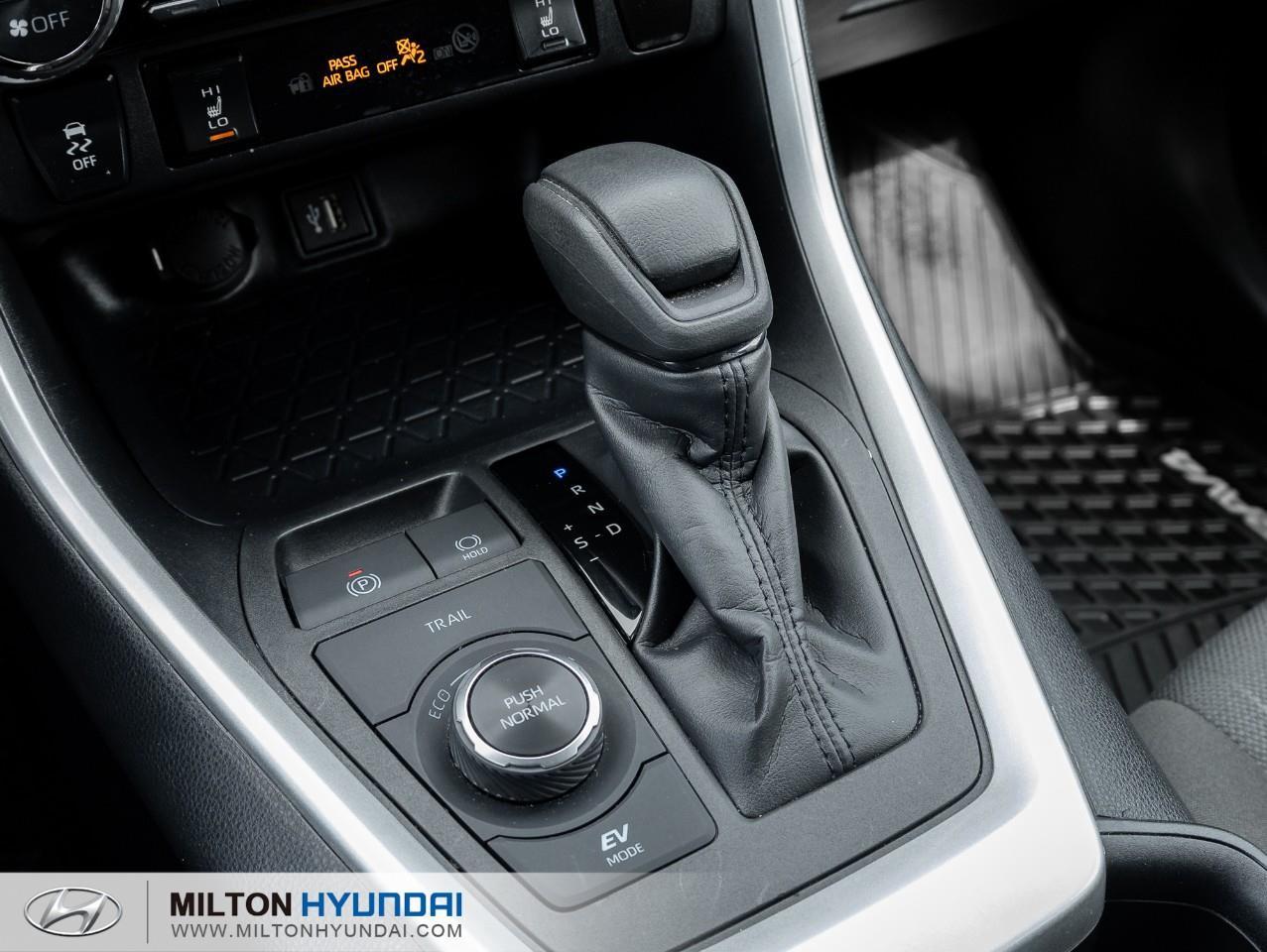 2025 Toyota RAV4 Hybrid XLE 4dr All-Wheel Drive Photo