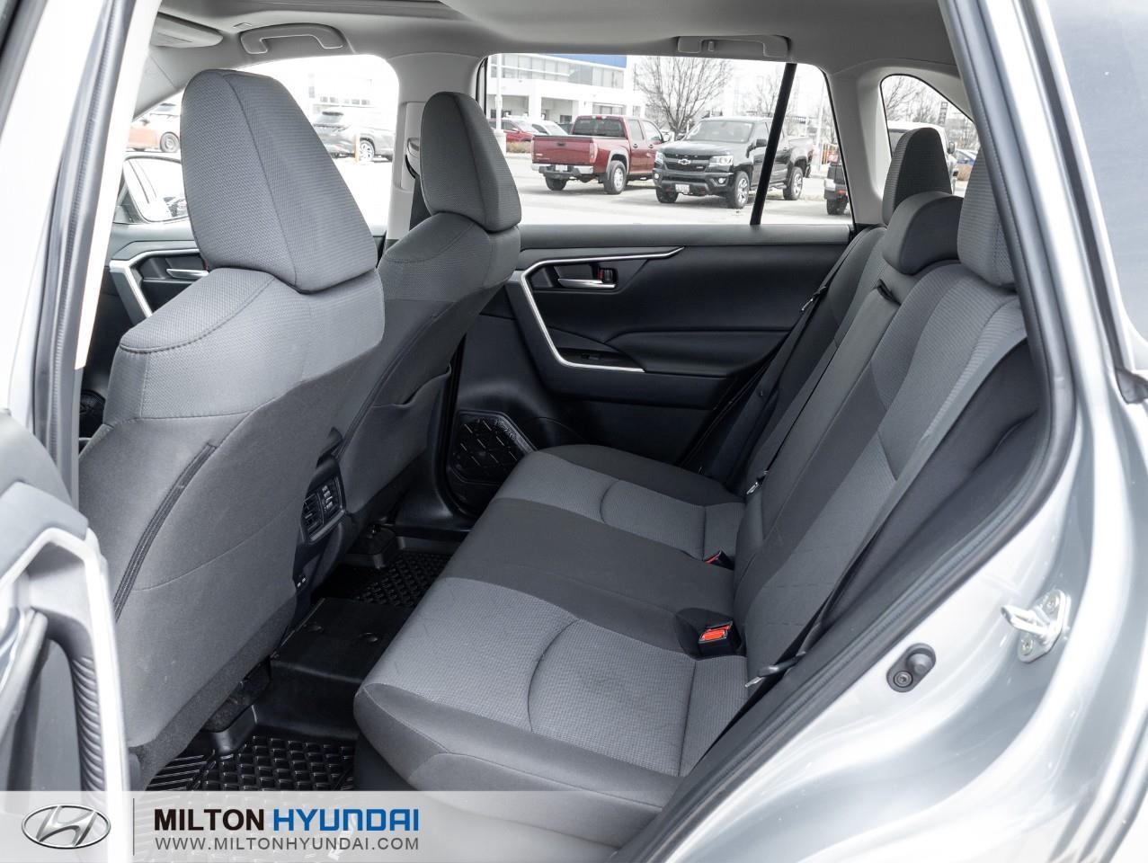 2025 Toyota RAV4 Hybrid XLE 4dr All-Wheel Drive Photo