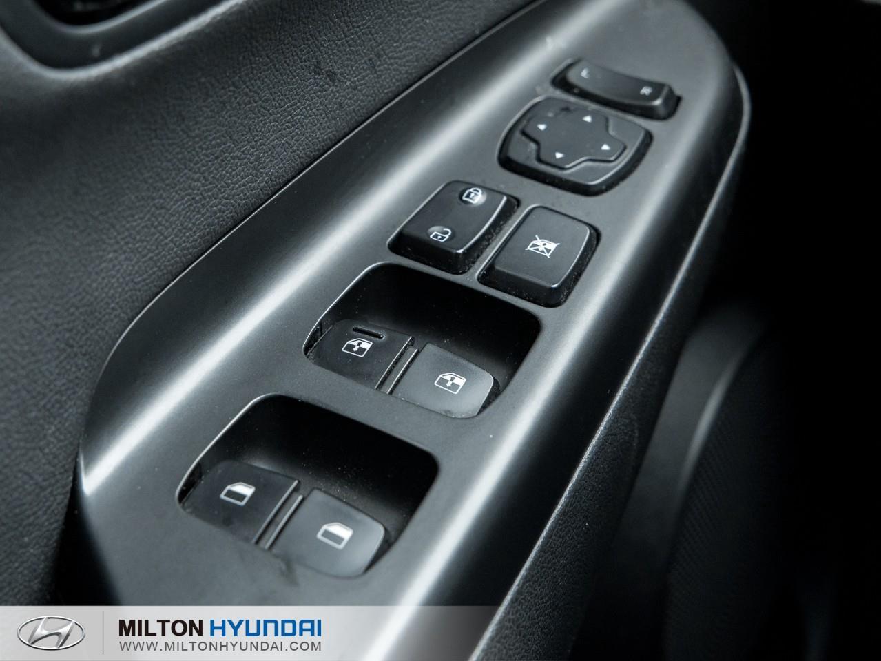 2021 Hyundai KONA 1.6T Ultimate w/Red Colour Pack 4dr All-Wheel Drive Photo