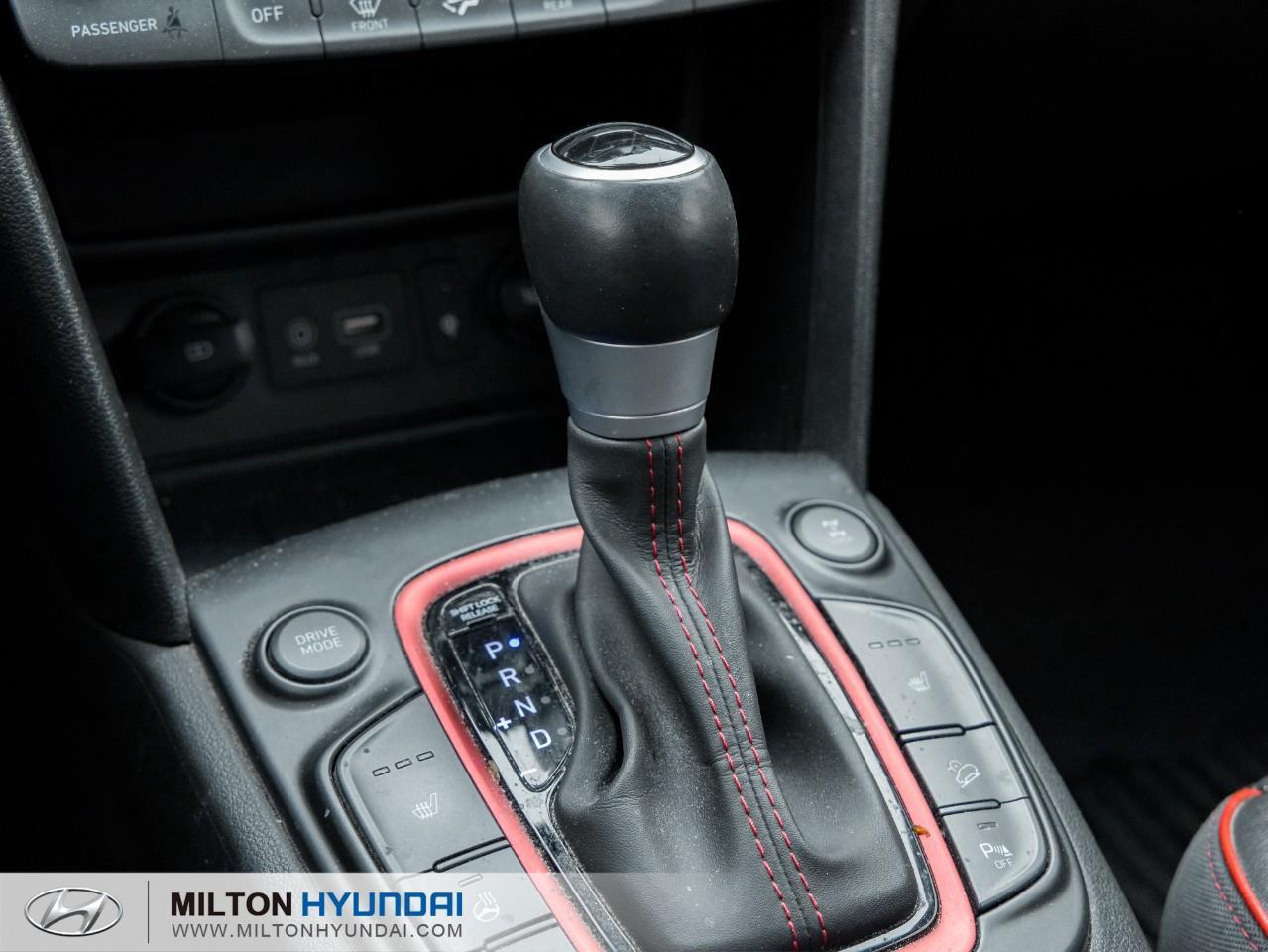 2021 Hyundai KONA 1.6T Ultimate w/Red Colour Pack 4dr All-Wheel Drive Photo