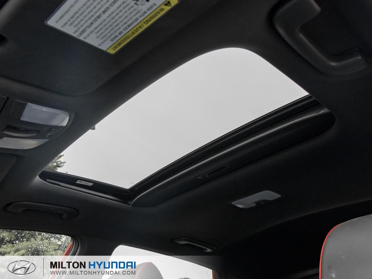 2021 Hyundai KONA 1.6T Ultimate w/Red Colour Pack 4dr All-Wheel Drive Photo