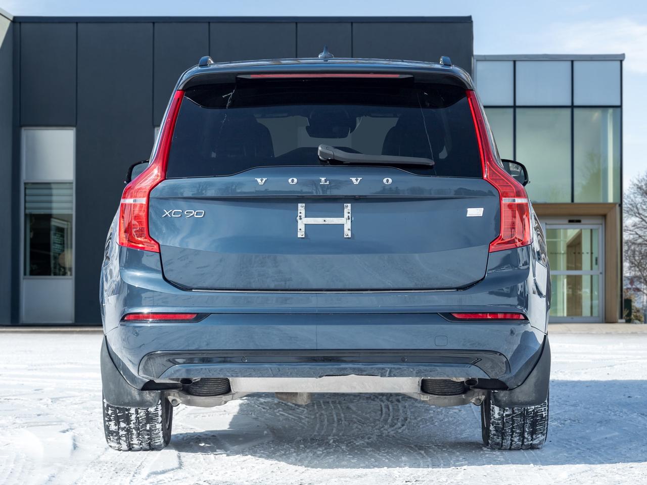 2022 Volvo XC90 Recharge T8 eAWD PHEV R-Design EXTENDED RANGE  VOLVO CPO Photo