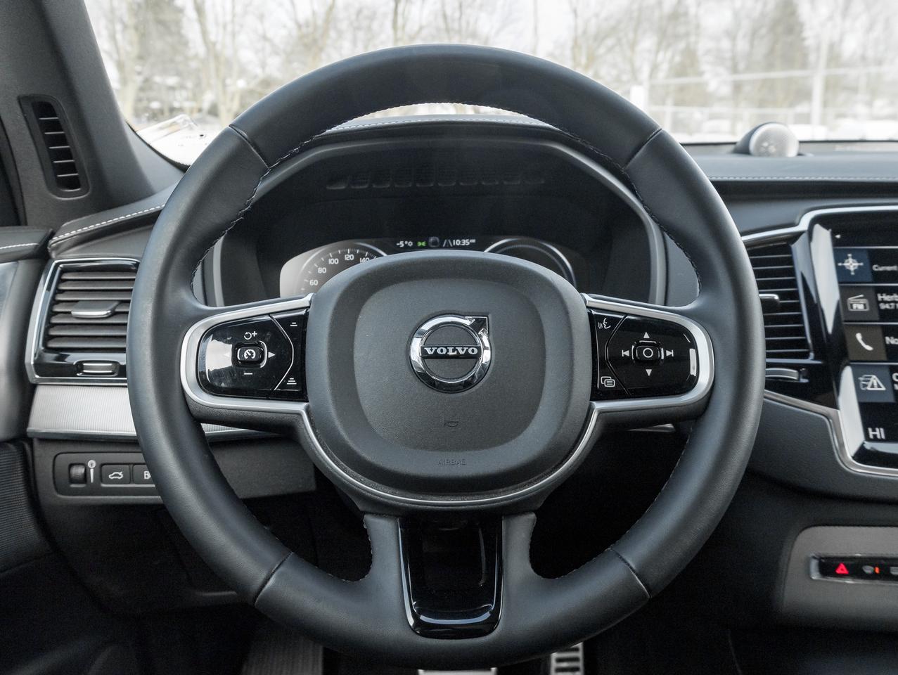 2022 Volvo XC90 Recharge T8 eAWD PHEV R-Design EXTENDED RANGE  VOLVO CPO Photo