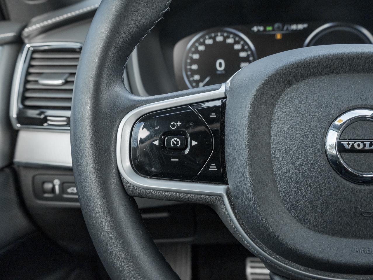 2022 Volvo XC90 Recharge T8 eAWD PHEV R-Design EXTENDED RANGE  VOLVO CPO Photo