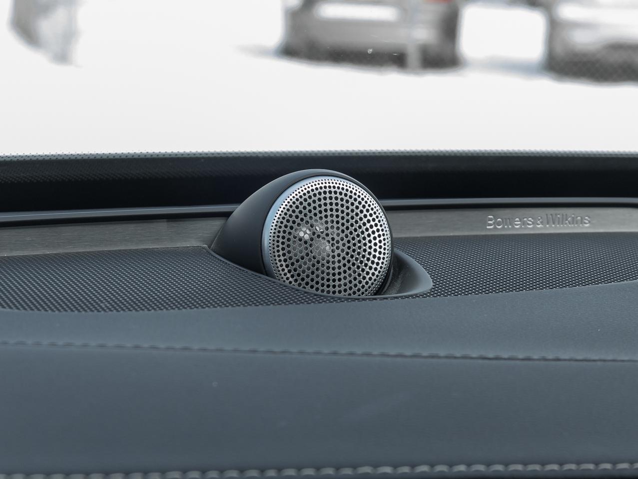 2022 Volvo XC90 Recharge T8 eAWD PHEV R-Design EXTENDED RANGE  VOLVO CPO Photo