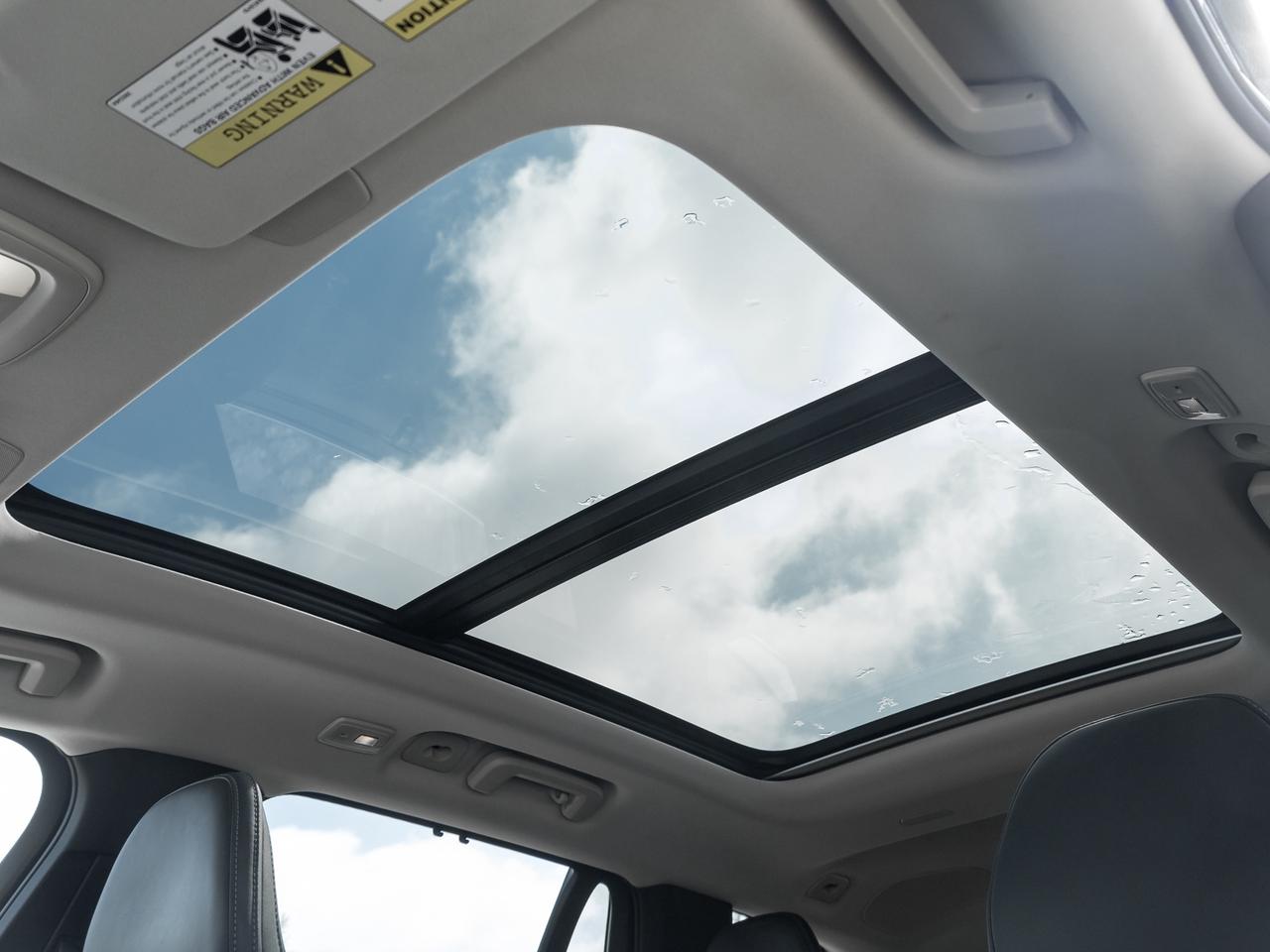 2026 Volvo XC90 B6 AWD Ultra Bright Theme 6-SEATER  HARMAN KARDON Photo
