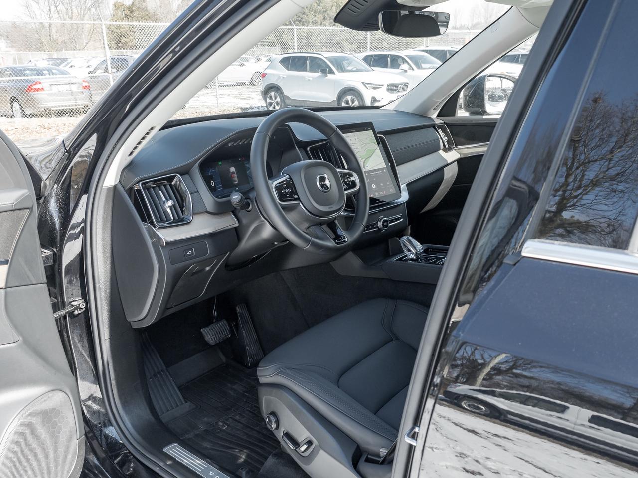 2026 Volvo XC90 B6 AWD Plus Bright Theme 7-Seater Photo