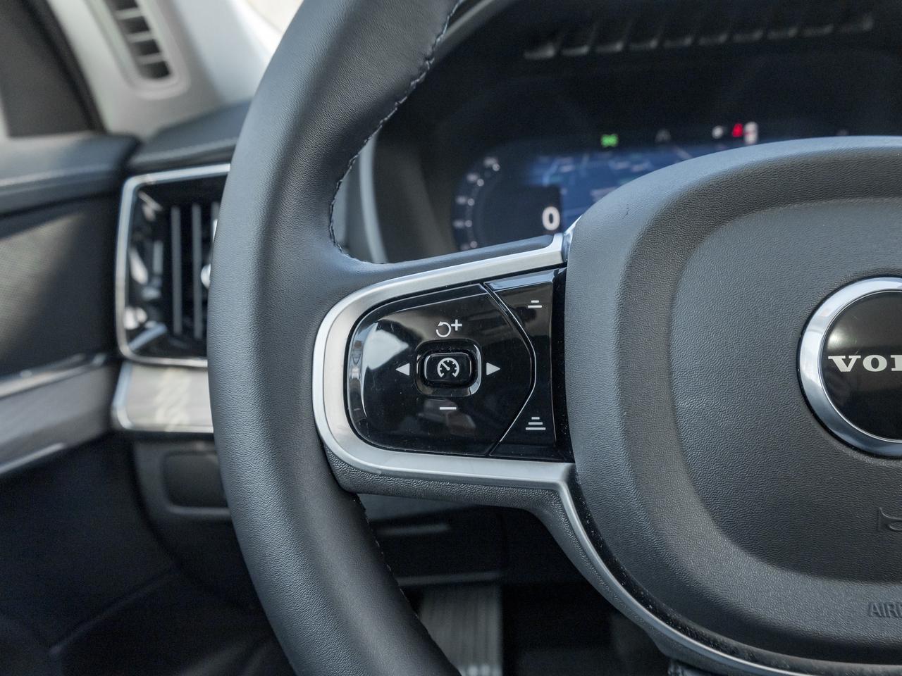 2026 Volvo XC90 B6 AWD Plus Bright Theme 7-Seater Photo