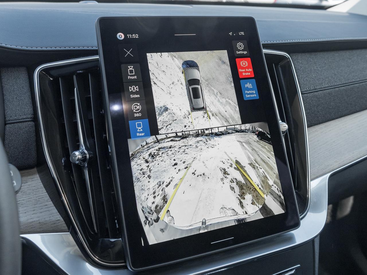 2026 Volvo XC90 B6 AWD Plus Bright Theme 7-Seater Photo