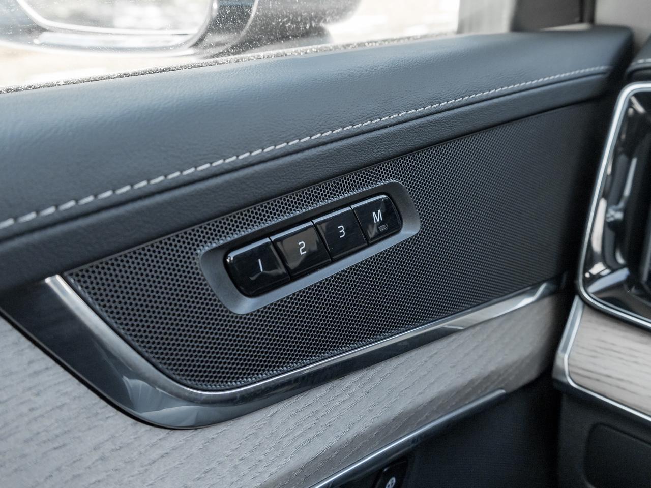 2026 Volvo XC90 B6 AWD Plus Bright Theme 7-Seater Photo