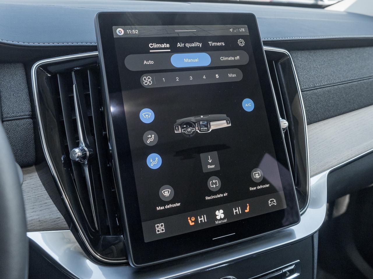 2026 Volvo XC90 B6 AWD Plus Bright Theme 7-Seater Photo