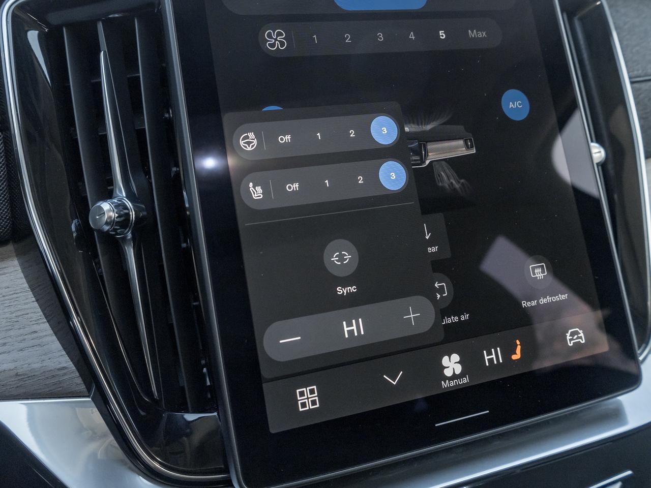 2026 Volvo XC90 B6 AWD Plus Bright Theme 7-Seater Photo