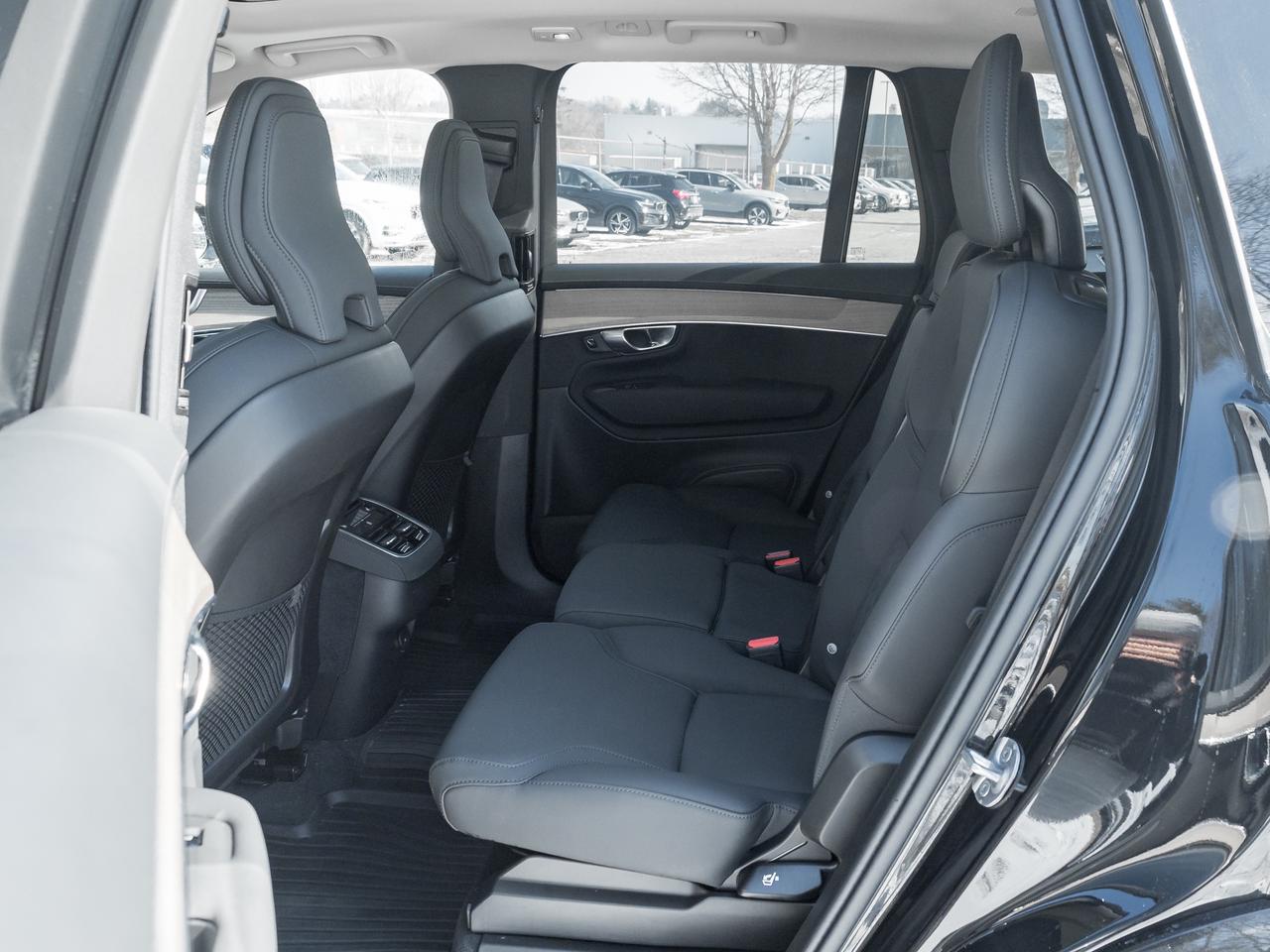 2026 Volvo XC90 B6 AWD Plus Bright Theme 7-Seater Photo