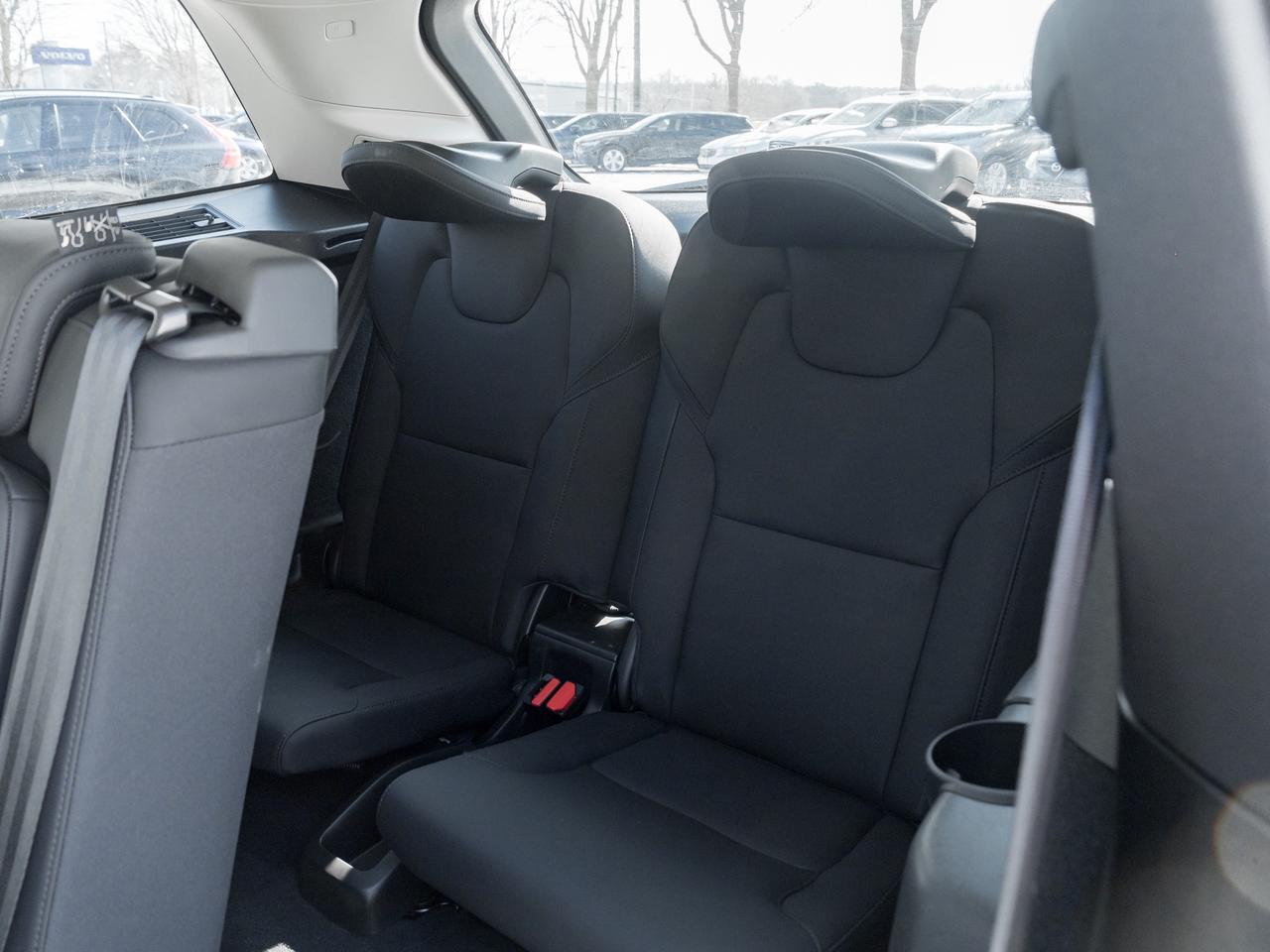 2026 Volvo XC90 B6 AWD Plus Bright Theme 7-Seater Photo