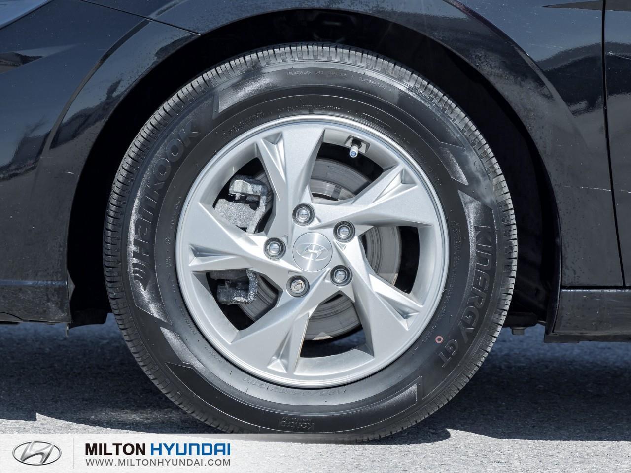 2023 Hyundai Elantra ESSENTIAL 4DR SEDAN Photo3