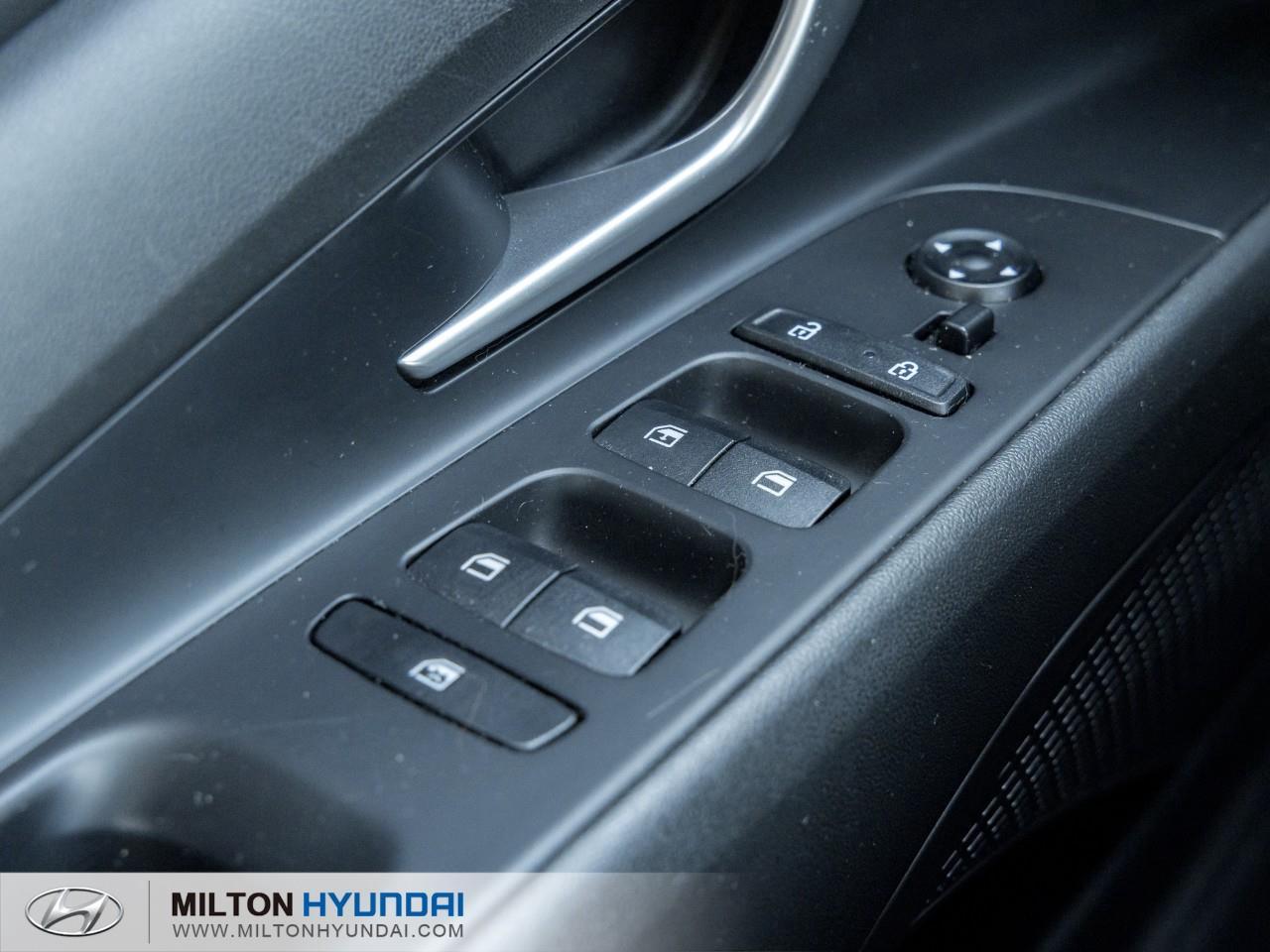 2023 Hyundai Elantra ESSENTIAL 4DR SEDAN Photo