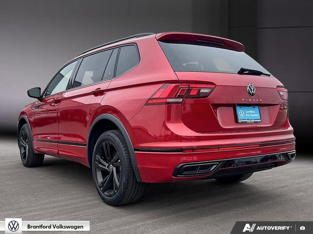 2024 Volkswagen Tiguan Comfortline R-Line Black Edition Photo3
