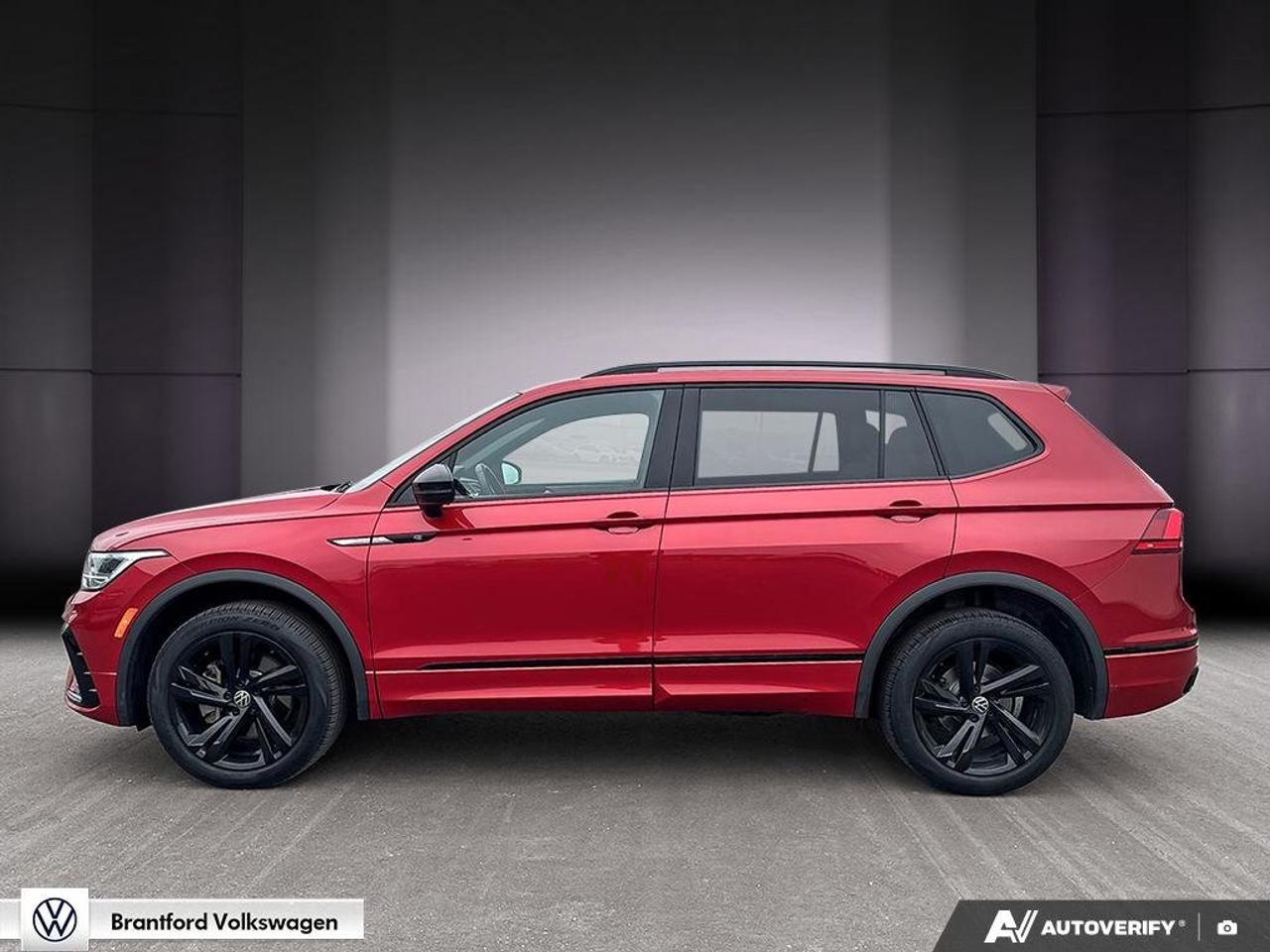 2024 Volkswagen Tiguan Comfortline R-Line Black Edition Photo