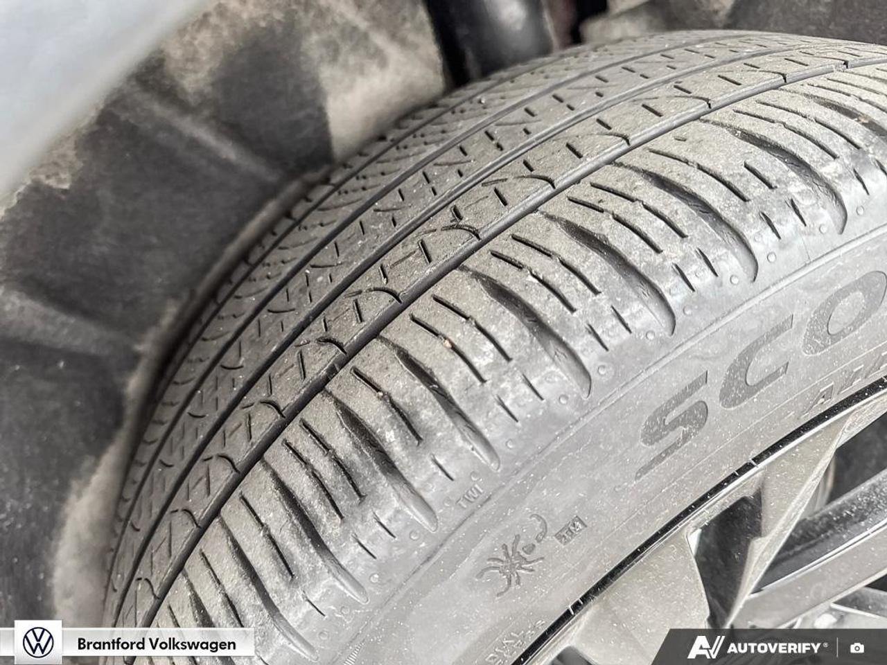 2024 Volkswagen Tiguan Comfortline R-Line Black Edition Photo