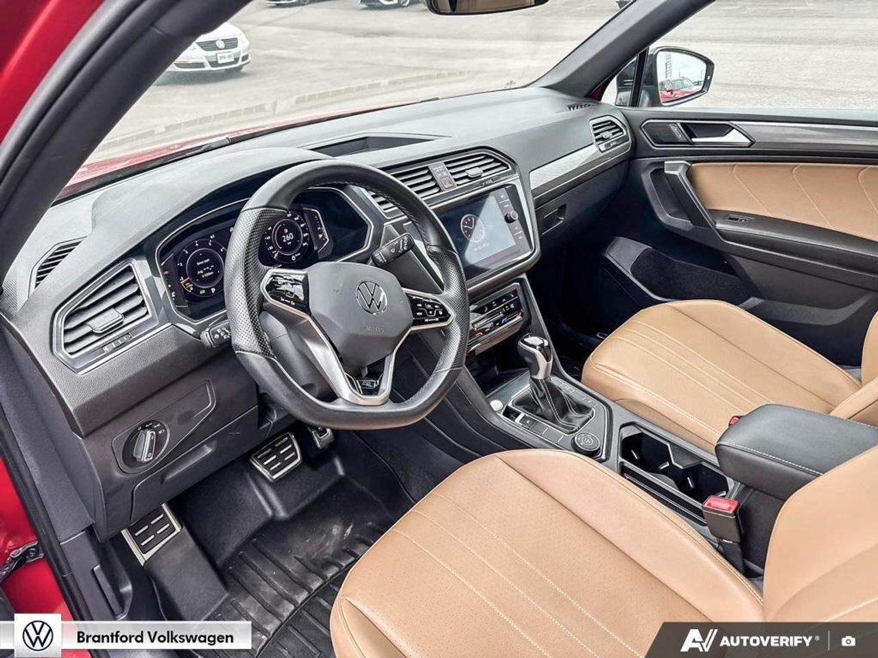 2024 Volkswagen Tiguan Comfortline R-Line Black Edition Photo